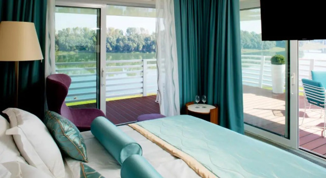 Полулюкс Hotel Navis