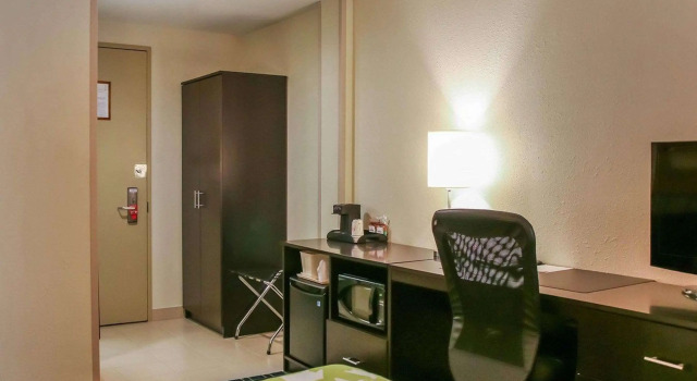 Standardowy dwuosobowy pokój Econo Lodge Winnipeg South