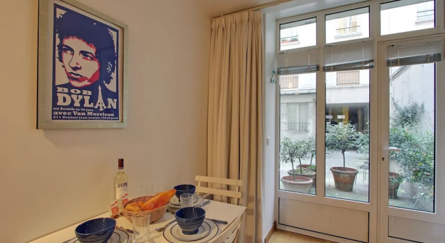 S09278 - Studio with patio for 3 people, Grand Boulevards, Забронировать Отель 9-й округ: Опера Париж, рядом с Гран Бульвар
