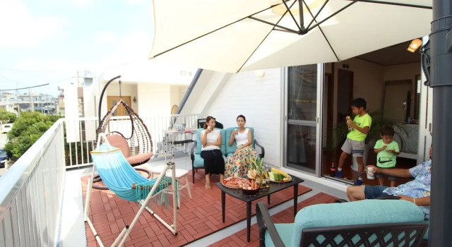 Коттедж с балконом Chatan Seaside American House AO