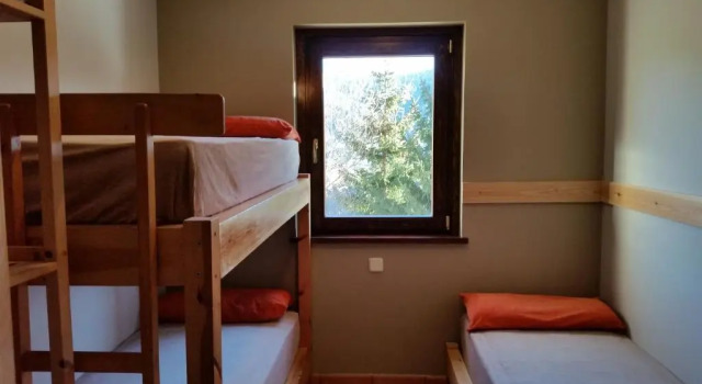 Hostal Xalet Refugi Pere Carné - Hostel