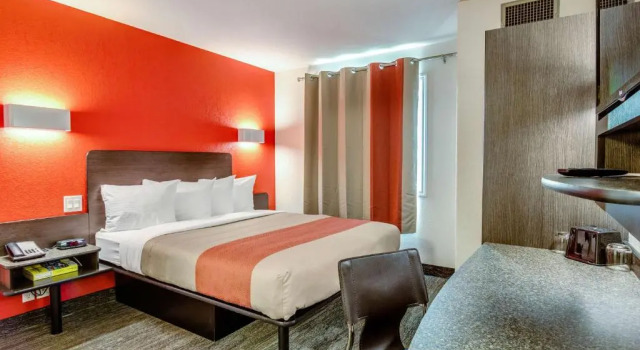 Двухместный номер Standard Motel 6-Saskatoon, SK