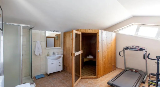 Vila Nikopolis, Book Villa Hotels in Epirus with Parking, Parking
