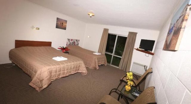 Waiuku Motel, Rezerwuj Motel Hotele w Auckland Region z parkingiem, Parking