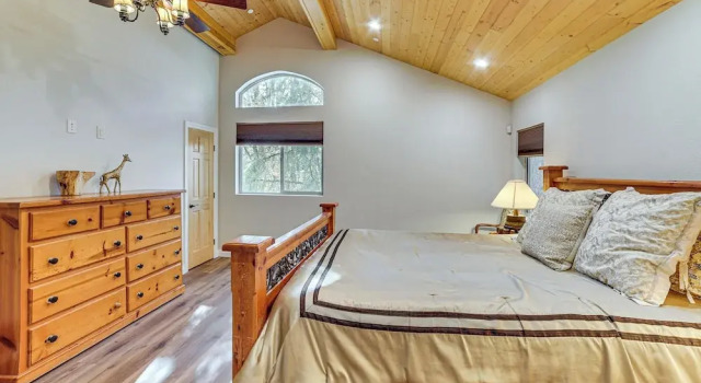 Cozy Pine Mountain Club Cabin w/ Large Deck, Réserver Hôtel Pine Mountain Club 
