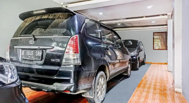OYO 90738 Griya Dara, Book Hotel Kebayoran Baru Jakarta