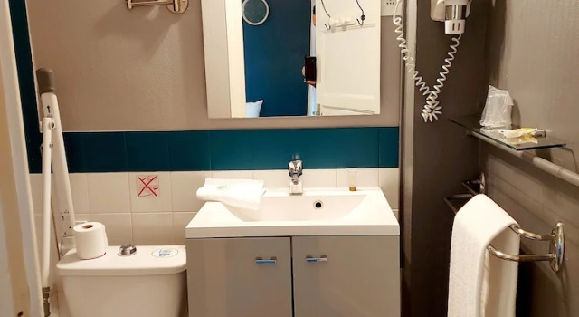 Четырёхместный номер Standard Hotel Mondial