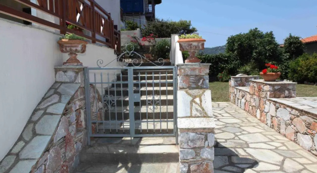 Студия Pleoussa Studio and Apartments