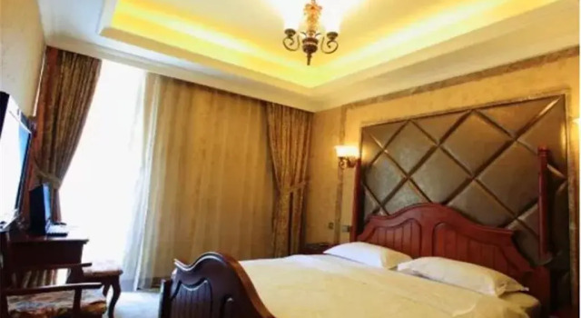 Yibinbandao Holiday Hotel, Book Hotel Hotels in Yibin with Parking, Parking