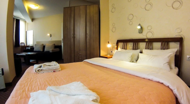 Suite junior cu balcon Orange Inn Hotel