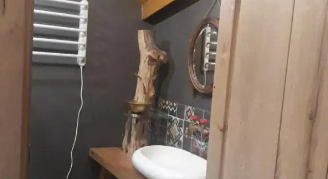 Коттедж с 2 комнатами Craftsmans Home