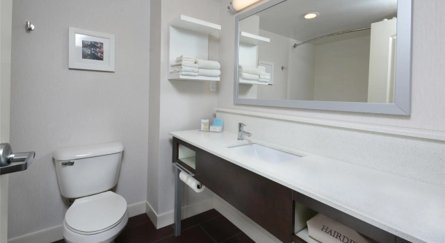 Четырёхместный номер Standard Hampton Inn Roxboro