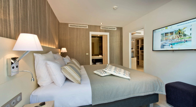 Двухместный семейный номер Standard Golden Tulip Sophia Antipolis - Hotel & Spa