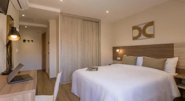 Студия Superior Vigo Bay Apartments by Olala Homes