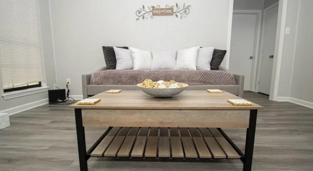 Коттедж House - Sleeps 9 - Parking - Patio