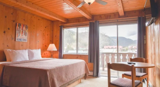 Двухместный номер Standard Alpine Lodge Red River