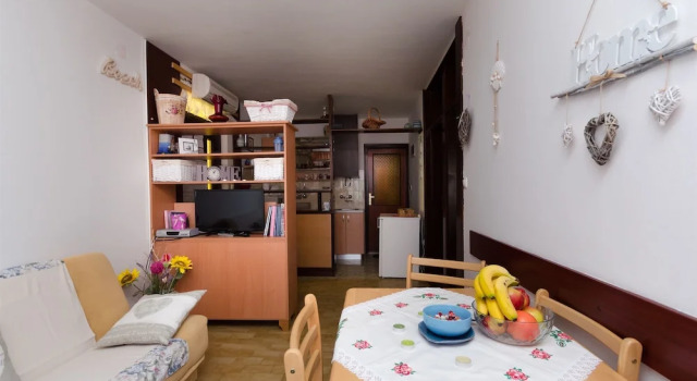 Apartments Branka, Prenota Appartamento Hotel a Isole Quarnerine con parcheggio, Parcheggio