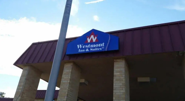 韦斯特蒙特酒店及套房(Westmont Inn & Suites), Rezerwuj Hotel Hotele w Omaha z basenem, Basen