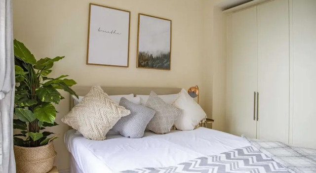 Charming Charing Cross Flat