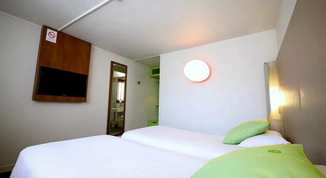 Трёхместный номер Standard Campanile Aix En Provence Ouest - Jas de Bouffan