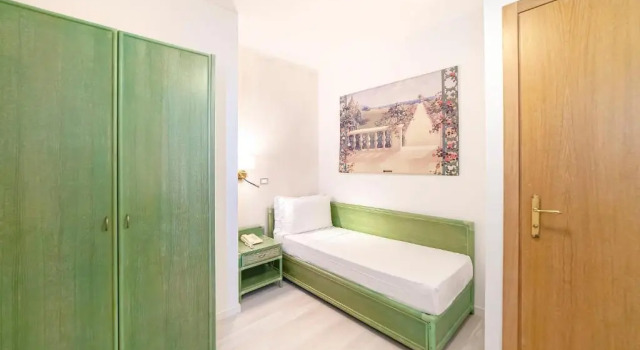 Одноместный номер Standard Hotel American