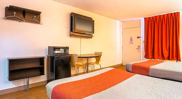 Четырёхместный номер Standard Motel 6-Newnan, GA
