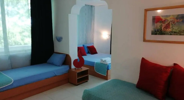 Четырёхместный номер Standard с балконом Hotel Veronika