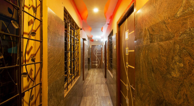 OYO 71754 Hotel Ragas, Rezerwuj Hotel Hotele w Andhra Pradesh z parkingiem, Parking