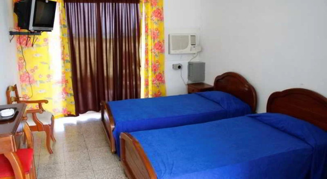 Villa Tararaco, Rezervasyon Villa Camagüey otoparklı oteller, Otopark