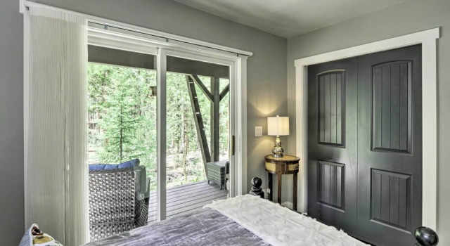 Upscale Home w/ Hot Tub: 3 Mi to Breck Ski Resort!, Rezerwuj Dom wakacyjny Hotele w Vail Ski z parkingiem, Parking