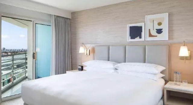 Двухместный люкс c 1 комнатой с видом на город Hilton Santa Monica