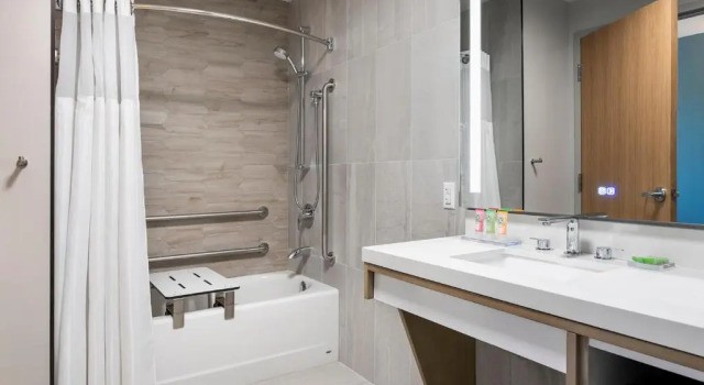 Двухместный Accessible номер Wyndham Garden Winnipeg Airport