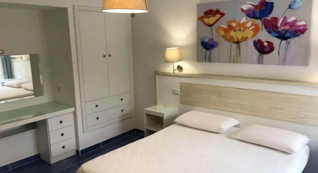 2 bedrooms house at Maratea 50 m away from the beach with sea view enclosed garden and wifi