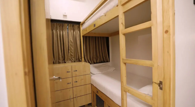 Nap Manor Hostels, Забронировать Хостел Санта-Крус Мумбай