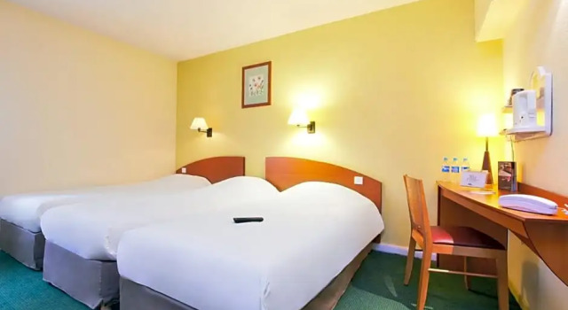 Двухместный номер Standard Kyriad Dunkerque Sud - Loon Plage