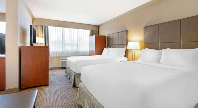 Четырёхместный номер Standard Best Western Plus Barclay Hotel