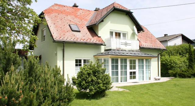 Vintage Holiday Home in Ferlach with Barbecue, Rezervați Casă de vacanță Ferlach 
