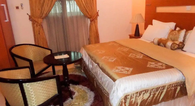 Austasun Place, Prenota Hotel Hotel a Eti-Osa con parcheggio, Parcheggio