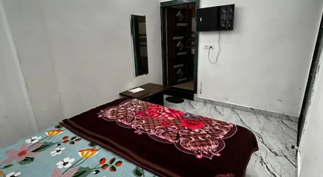 Номер Deluxe Hotel Shri Prabhu Dham Vrindavan
