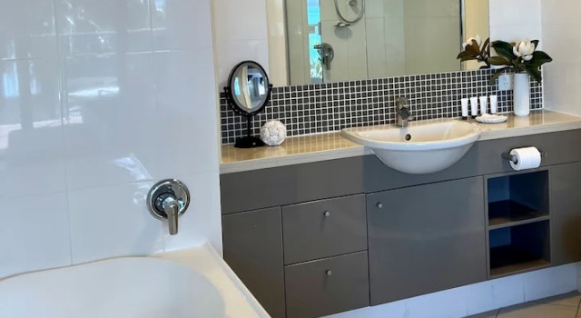 Апартаменты с 2 комнатами с балконом Shorelines 23 Hamilton Island 2 Bedroom Ocean View  Near Marina With Golf Buggy