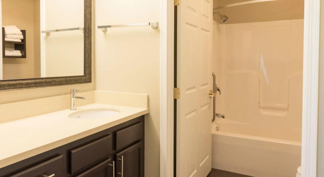 Двухместный люкс Staybridge Suites Fargo by IHG