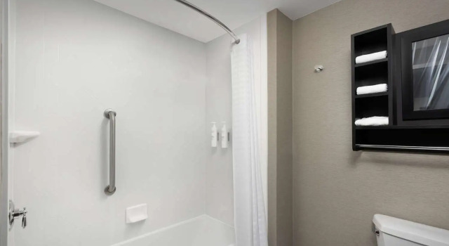 Номер Premium Homewood Suites by Hilton York