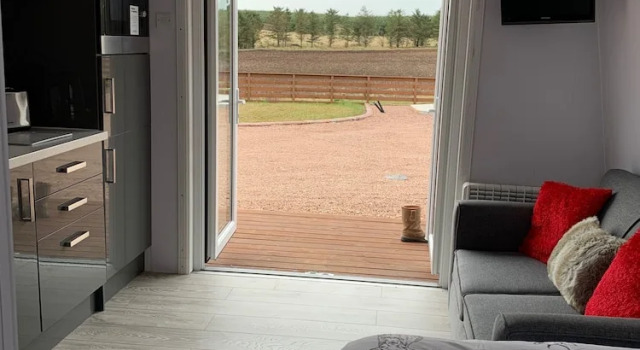 Номер Standard с балконом Acdc Glamping, Campervan , Caravan and Tent Resort