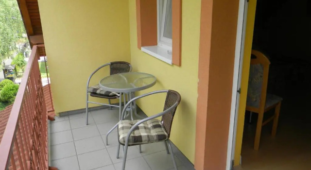 Afamado Apartman Fisli, Book Lejlighed Hoteller i Western Transdanubia med parkering, Parkering