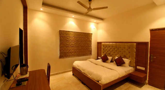 Capital O 30381 Hotel Sarin Inn Heritage