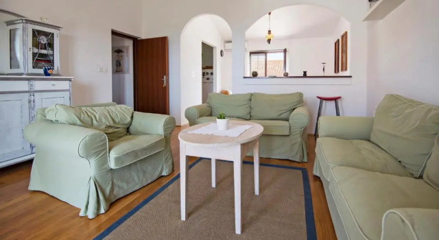 Апартаменты с 2 комнатами с балконом и с видом на море Apartments Petrčane Welcome