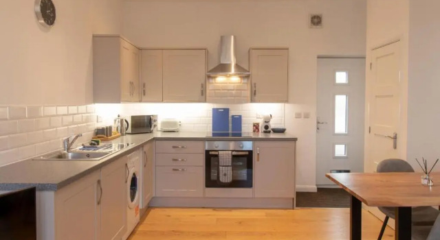 Апартаменты Deluxe Crescent House Apartments