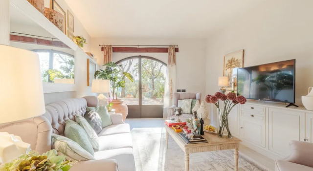 Amore Farmhouse Retreat