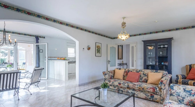 Luxurious Holiday Home in Empuriabrava With Private Pool, Забронировать Отель Отели Эмпуриабравы 3 звезды, 3*