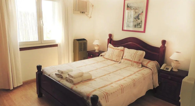 Hotel y Apart Ivamar, Rezerwuj Hotel Hotele w Buenos Aires z basenem, Basen